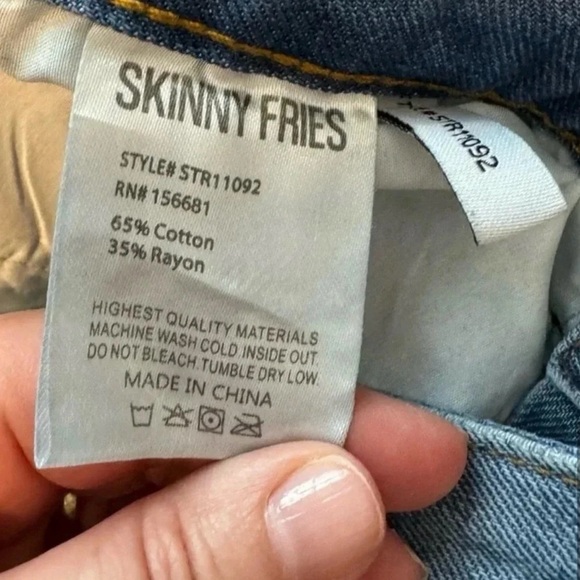 Skinny Fries Super High Rise Wide
Leg Jeans Size 0 - Picture 5 of 11
